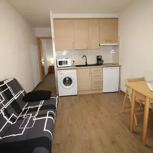 Situe A 100 M De La Appartement